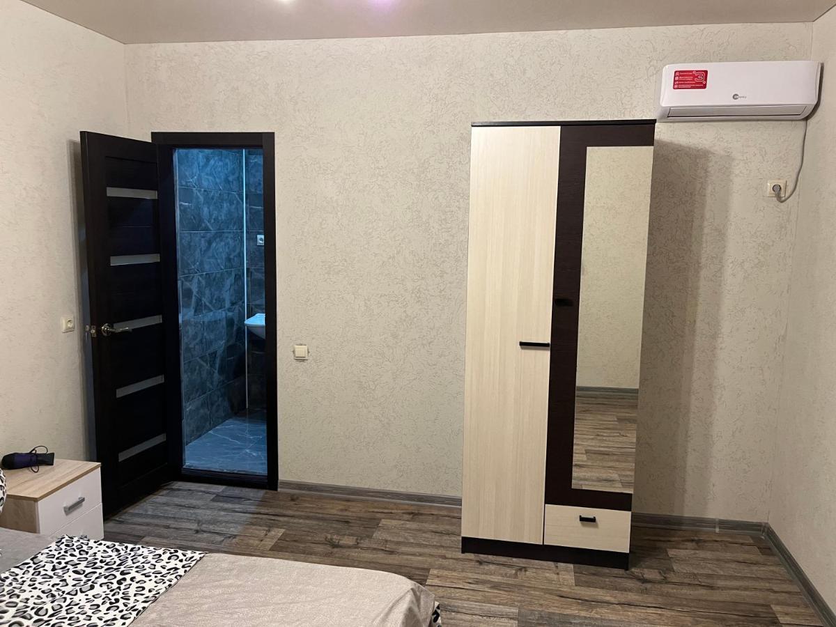 Леон Hotel Гагра Екстериор снимка