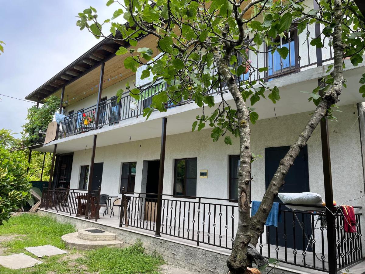 Леон Hotel Гагра Екстериор снимка