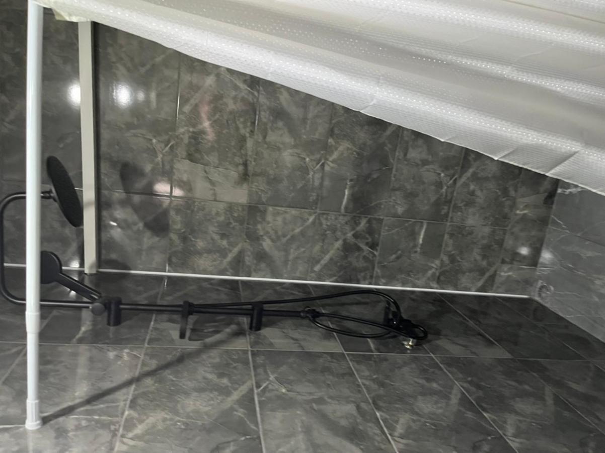 Леон Hotel Гагра Екстериор снимка