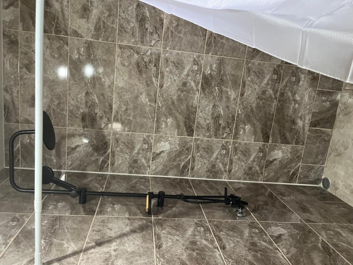 Леон Hotel Гагра Екстериор снимка